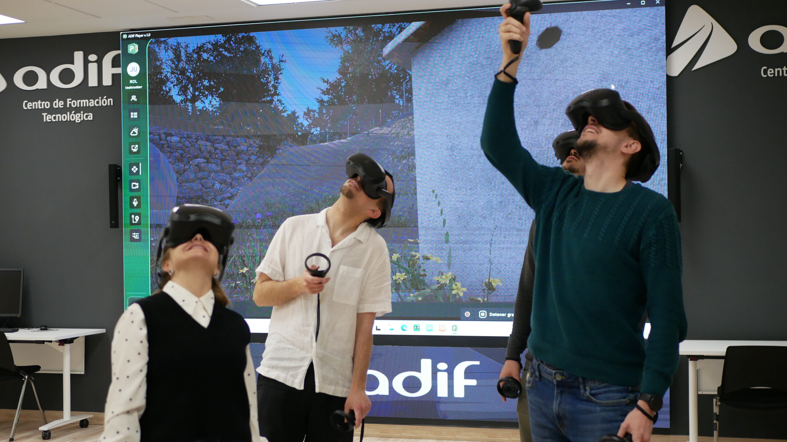 Virtualware secures €800K contract extension with ADIF to enhance its railway VR training solution. 1 Simulador XR Adif